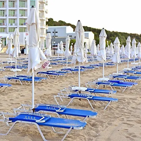 Private In Berlin Golden Sands * Várna